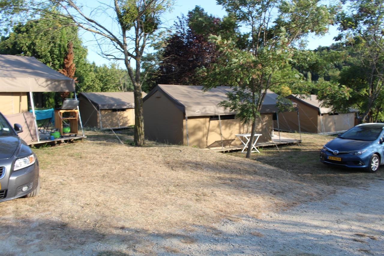 Camping Forcalquier Les Routes De Provence Exterior photo